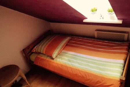 Dorfenstr. 3, Zimmer 2